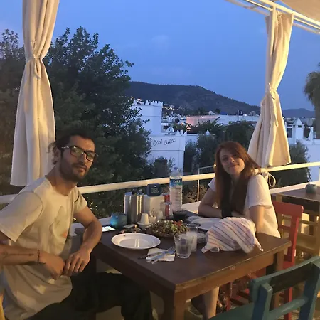 Halikarnas 3*
